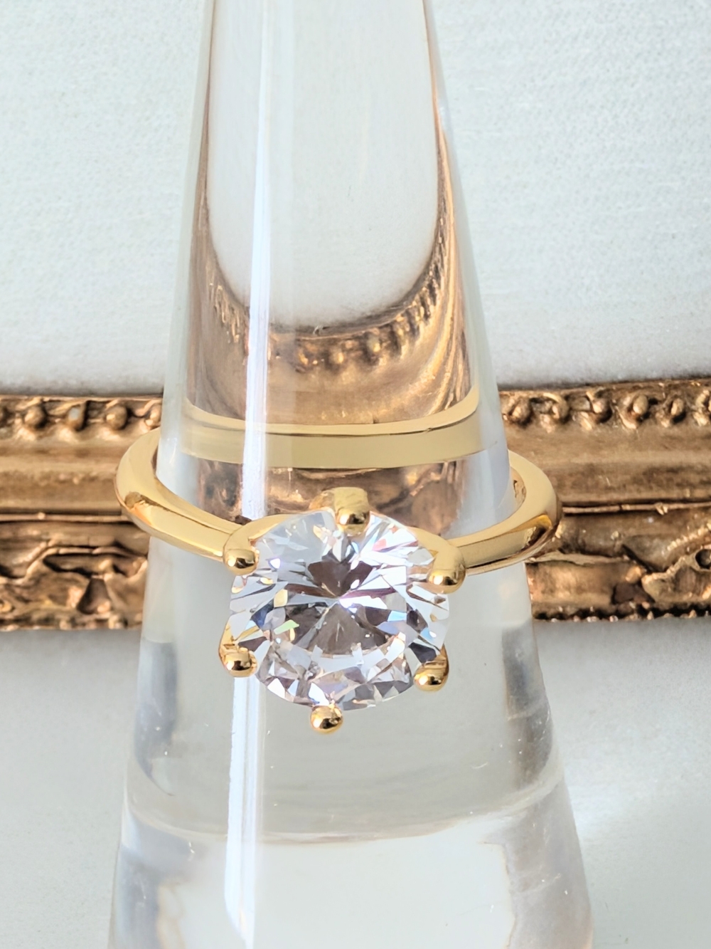 3 carat round brilliant cut Moissanite solitaire engagement ring. - Picture 6 of 8